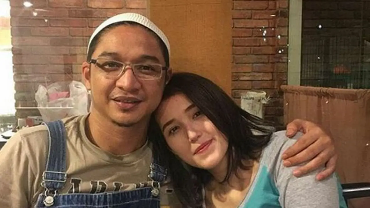 Pasha Ungu dan Adelia