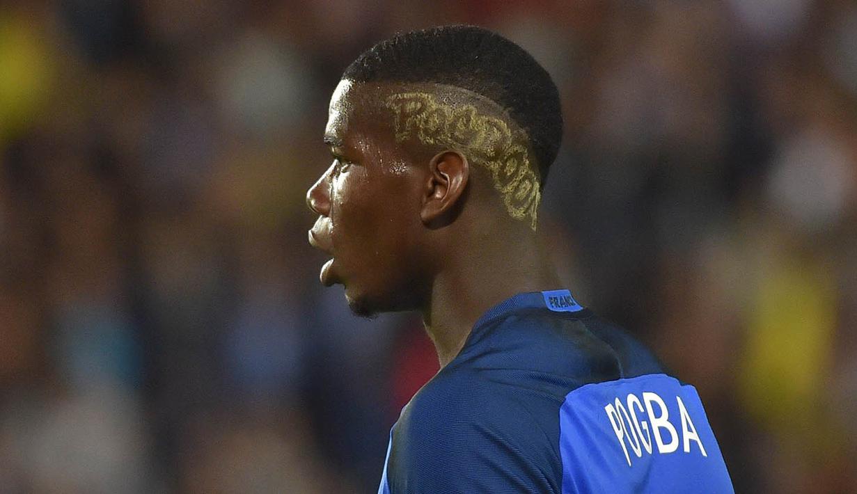 Pogboom menjadi begitu populer setelah Paul Pogba tampil dengan gaya rambut yang bertuliskan julukannya tersebut. (AFP/Loic Venance)