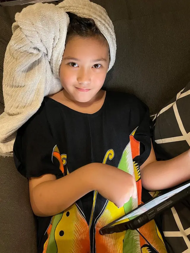 [Fimela] Potret Anak Nafa Urbach dan Zack Lee