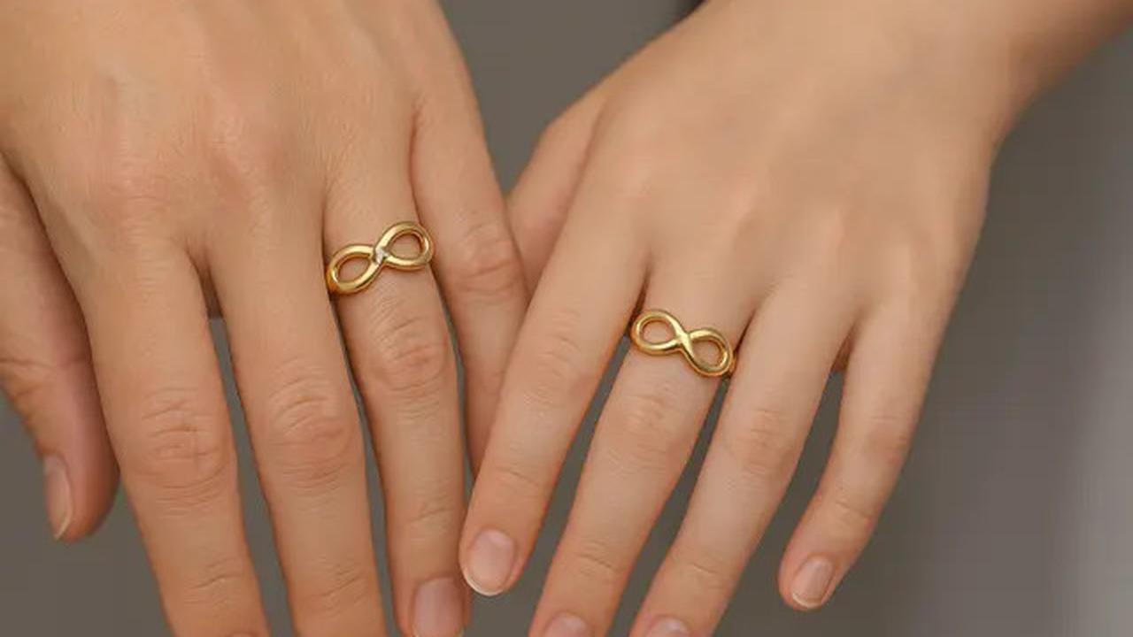 7 Model Cincin Kembar Ibu dan Anak Perempuan, Simbol Cinta Sepanjang Masa