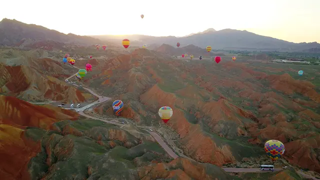 FOTO: Melihat Keindahan Alam Zhangye Geopark di China