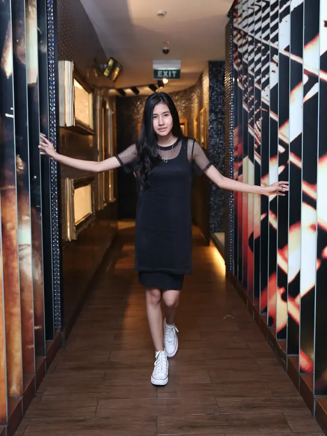 [Bintang] Shenina Cinnamon