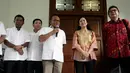 Aburizal Bakrie bertemu dengan Megawati Soekarnoputri membicarakan kemungkinan koalisi antara Partai Golkar sebagai pemenang kedua dan PDI Perjuangan sebagai pemenang pertama dalam Pileg. (Liputan6.com/Johan Tallo)