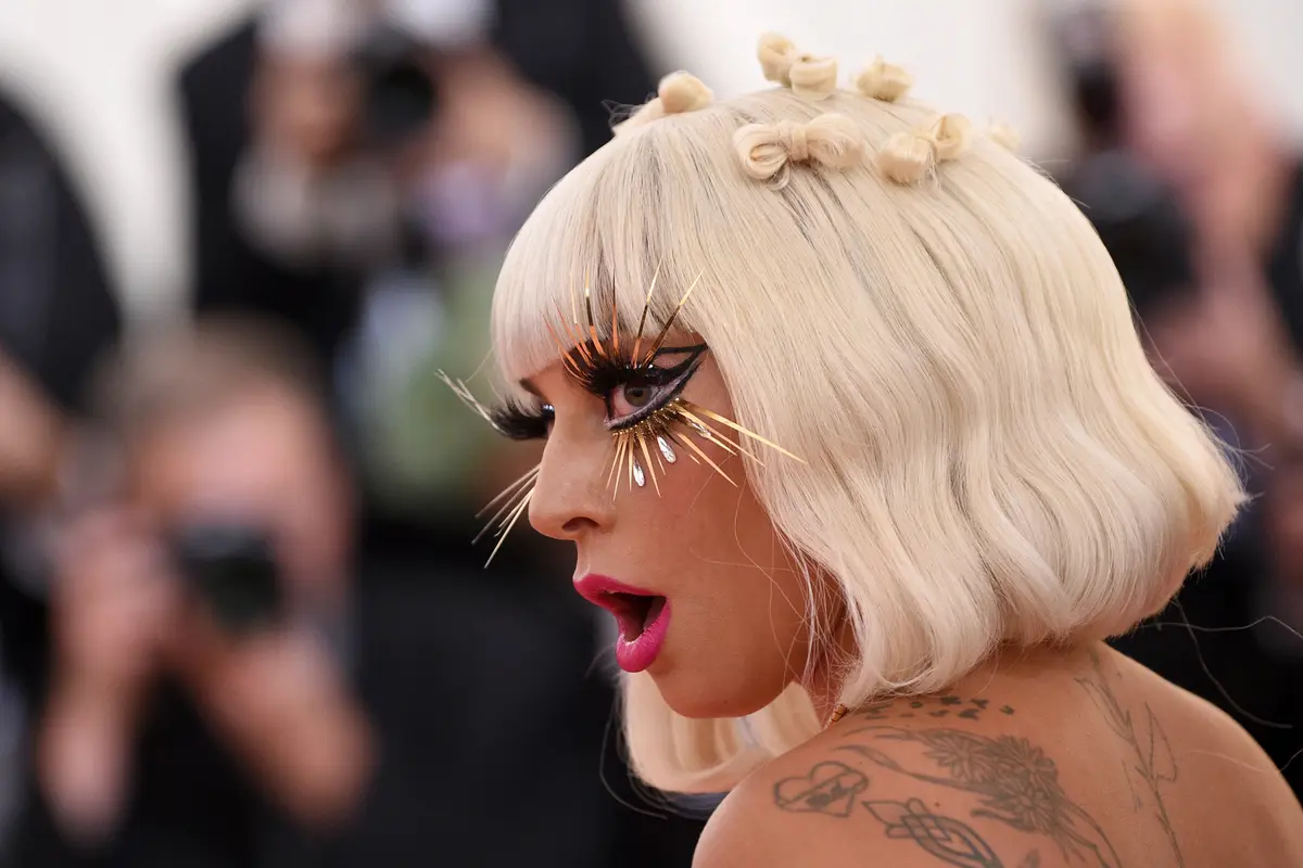 Lady Gaga Tampil Heboh di Met Gala 2019