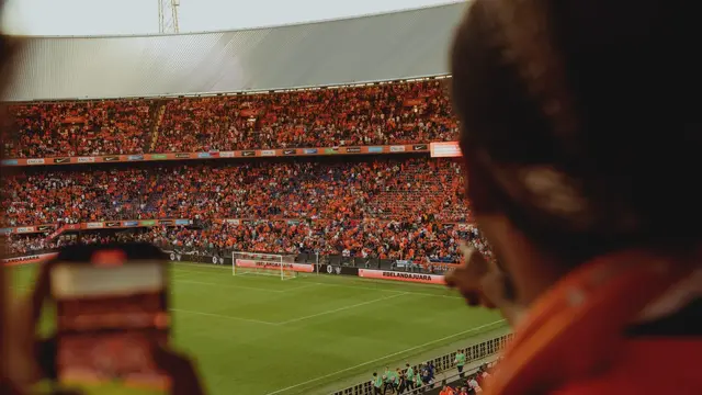 Fans asal Indonesia Saksikan Laga Timnas Belanda