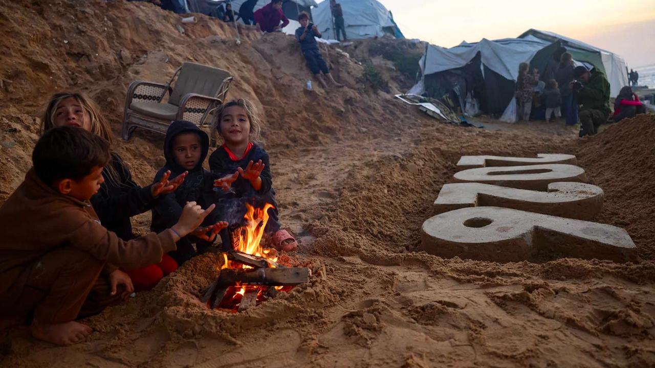 FOTO: Menanti Tahun Baru di Tengah Krisis Gaza