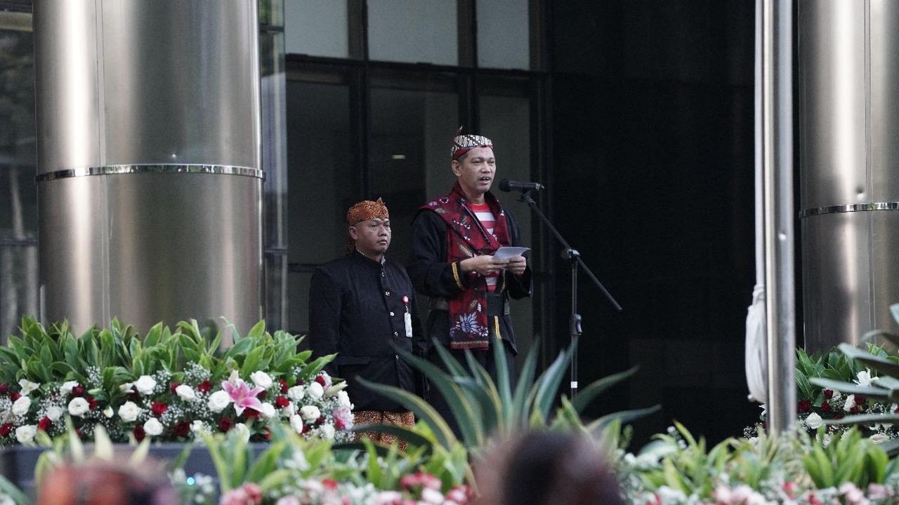 Albertina enggan membeberkan alasan mengapa baru Ghufron yang akan disidangkan. Sementara pimpinan KPK lainnya belum.<br>