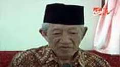 Tak banyak penyanyi atau pemusik Indonesia yang bisa melegenda di masyarakat, bahkan di dunia internasional. Satu dari yang sedikit itu adalah Gesang Martohartono. 