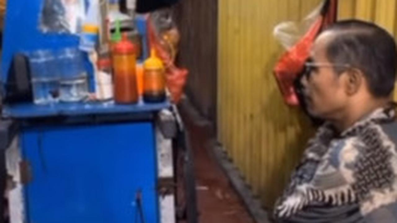 Dilewati Antrean Pembeli Lapak Sebelah
