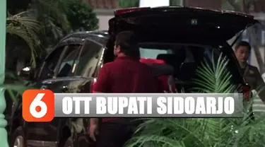 Sebanyak tiga mobil keluar dari Komplek Pendopo dengan membawa berbagai berkas dan sejumlah dokumen pada Minggu dini hari.