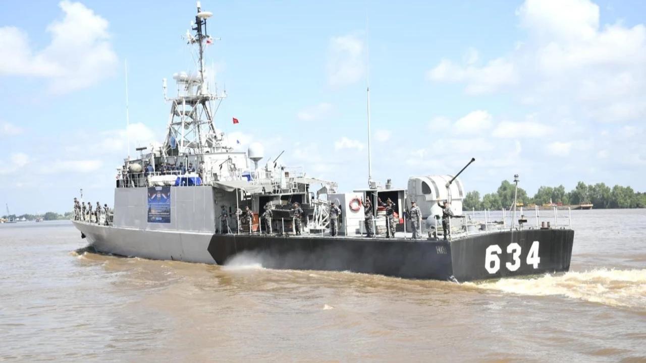 FOTO: TNI AL Dukung Distribusi Rupiah ke Pulau Terpencil Kalimantan Selatan