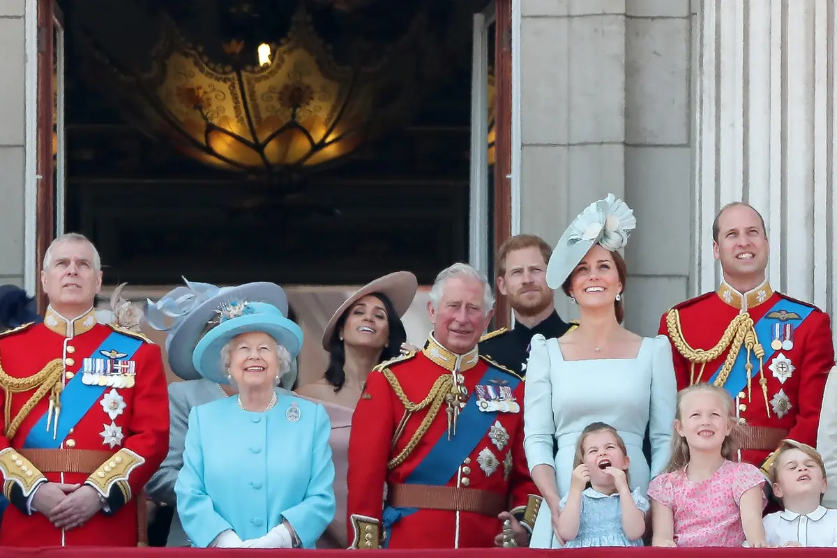 [Bintang] Ratu Elizabeth II