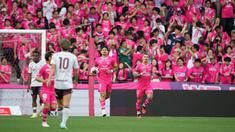 Duel penuh makna akan tersaji saat Tokyo Verdy menjamu Cerezo Osaka akhir pekan ini pada laga pekan ke-22 Meiji Yasuda J1 League 2024. Kedua tim akan bertemu di Stadion Ajinomoto, Sabtu (6/7/2024) pukul 16.00 WIB. Kemenangan pada laga ini akan jadi jalan Verdy dan Cerezo untuk bisa mendekatkan diri ke papan atas klasemen sementara. Kunci duel nanti akan berada di lini depan dan pertahanan kedua tim. (J.LEAGUE)