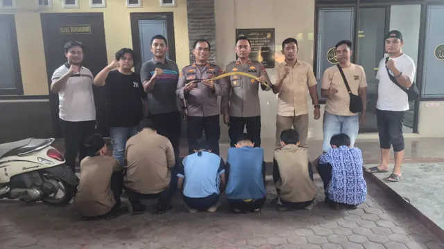 Tawuran Pelajar Bawa Celurit Pecah Dekat Mapolsek Labuhan Ratu, 6 Orang Diamankan
