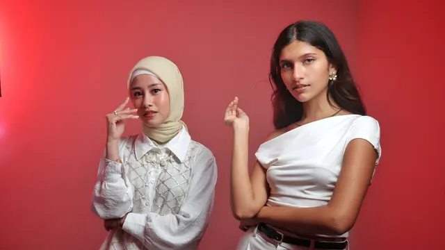 beauty pose dari Fiza yang merupakan seorang model profesional dari Studio 47