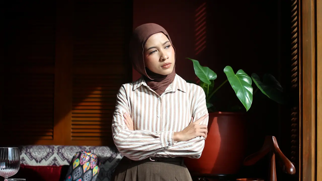 wanita februari tentang sikap yang lebih tepat