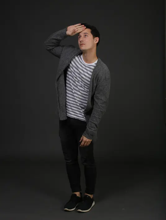 Bagi pemeran kelahiran Hambrug Jerman 13 Januari 1984 itu, minum kopi dijadikan minuman favoritnya. Nino Fernandez bisa mengonsumsi hingga sembilan gelas dalam sehari. (Bambang E. Ros/Bintang.com)