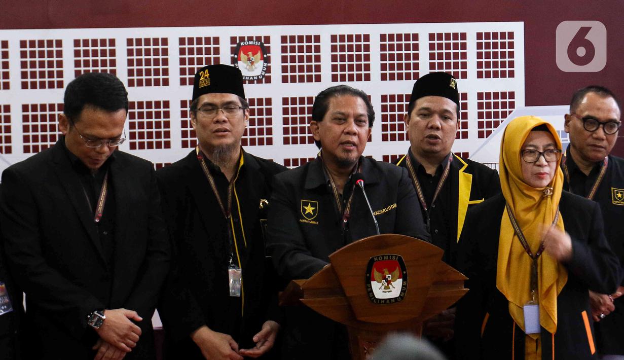 Apabila berkas tersebut dinyatakan tidak lengkap, Partai Ummat dapat melakukan perbaikan sebelum batas waktu akhir pendaftaran bakal caleg DPR RI pada Minggu (14/5) pukul 23.59 WIB. (Liputan6.com/Herman Zakharia)