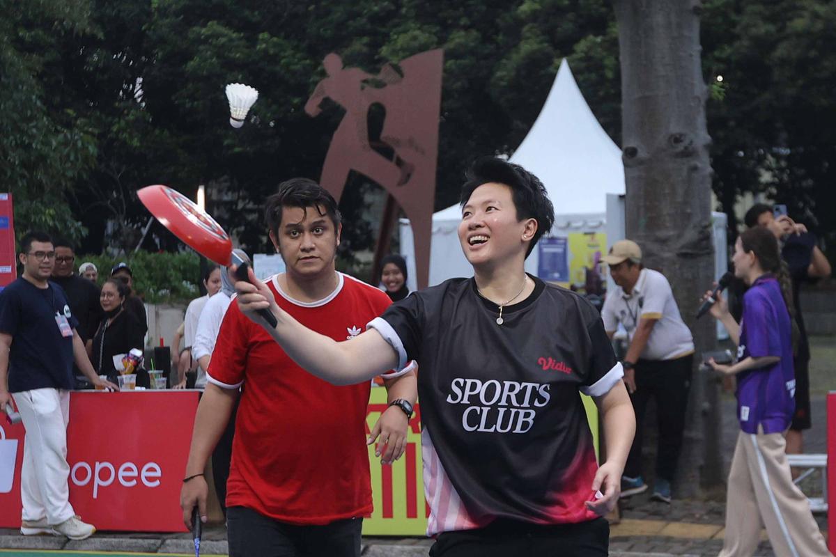 FOTO: Liliyana Natsir Main Bulu Tangkis Pakai Teflon, Bikin Heboh Vidio Sports Festival 2025