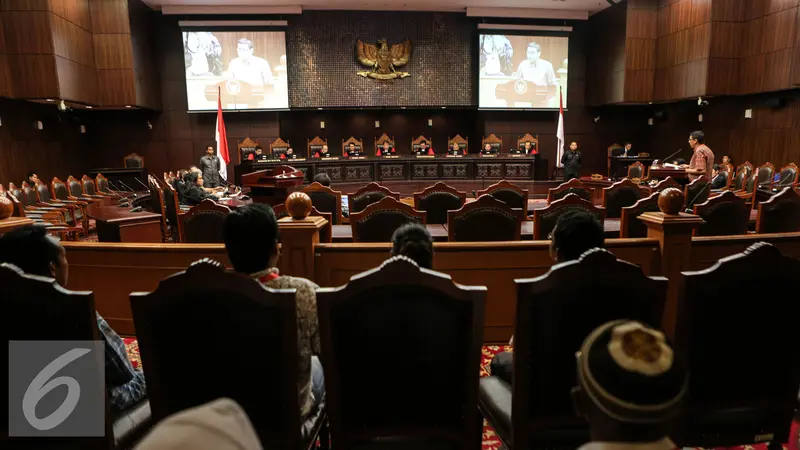 Bambang Widjojanto Hadiri sidang Uji Materi UU KPK di MK