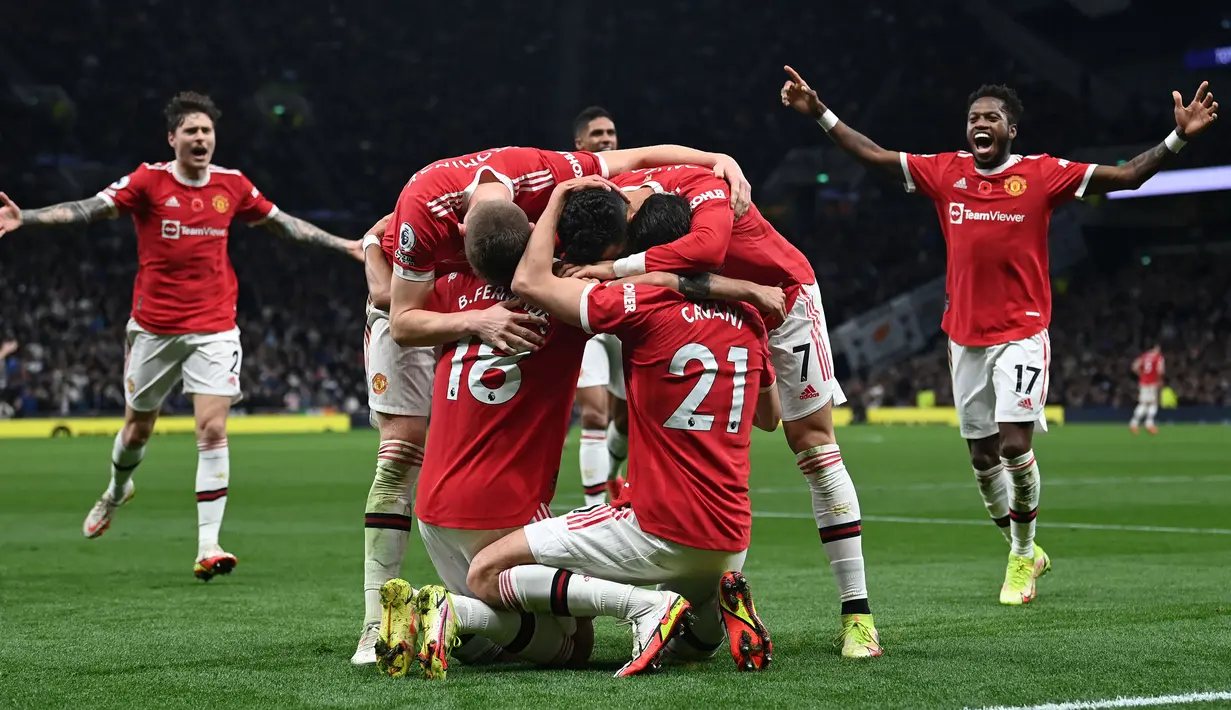 Manchester United tercatat telah menghabiskan €2,02 miliar sejak tahun 2000. Meski sebagian besar pengeluaran terjadi setelah era Sir Alex Ferguson, nyatanya Setan Merah malah mengalami kemunduruna. Bahkan gelar Liga Inggris seolah menghindar dari mereka. (AFP/Glyn Kirk)