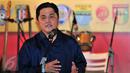 Erick Thohir memberikan sambutan di acara Syukuran Panitia Piala Presiden 2015, Jakarta, Senin (18/1/2016). (Liputan6.com/Yoppy Renato)