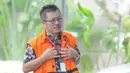 Direktur Utama PT Menara Agung Pusaka Donny Winoto saat tiba di gedung KPK, Jakarta, Kamis (1/3). Donny Winoto diperiksa penyidik KPK sebagai tersangka kasus suap kepada Bupati Hulu Sungai Tengah. (Liputan6.com/Herman Zakharia)