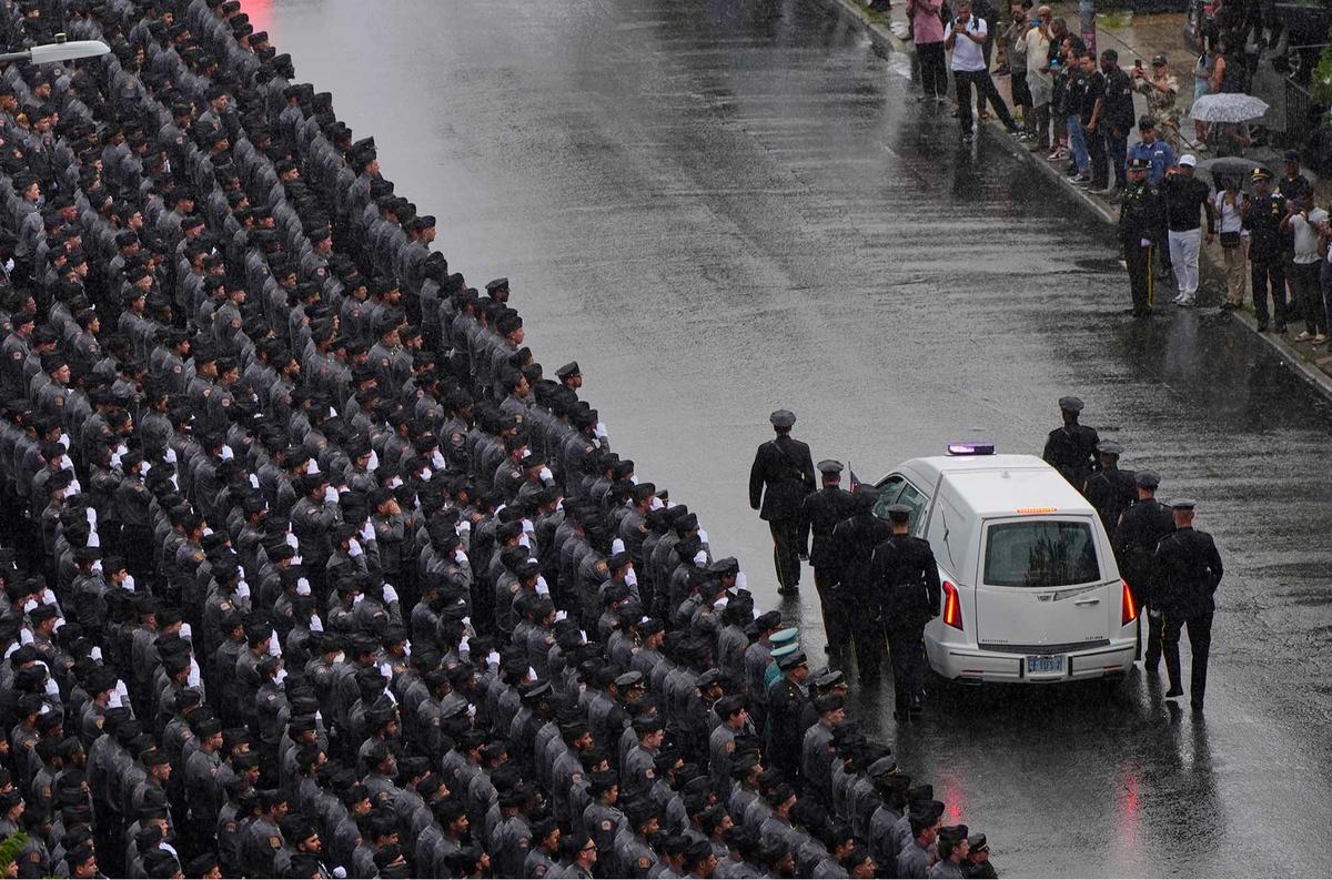 FOTO: Penghormatan Terakhir untuk Didarul Islam, Polisi Muslim New York yang Gugur Saat Penembakan Massal