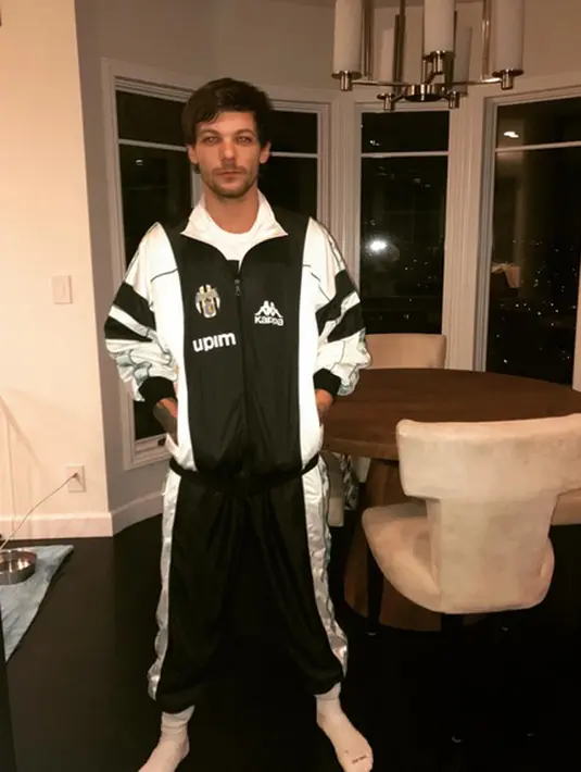 “Aku belum pernah ditanya soal ini. Ini sangat lucu. Jadi, mereka berhak percaya atau tidak soal apa yang ingin mereka percayai. Tetapi menurutku, ini tidak menghargai orang yang aku cintai, Eleanor,” tutur Louis Tomlinson. (Instagram/louist91)
