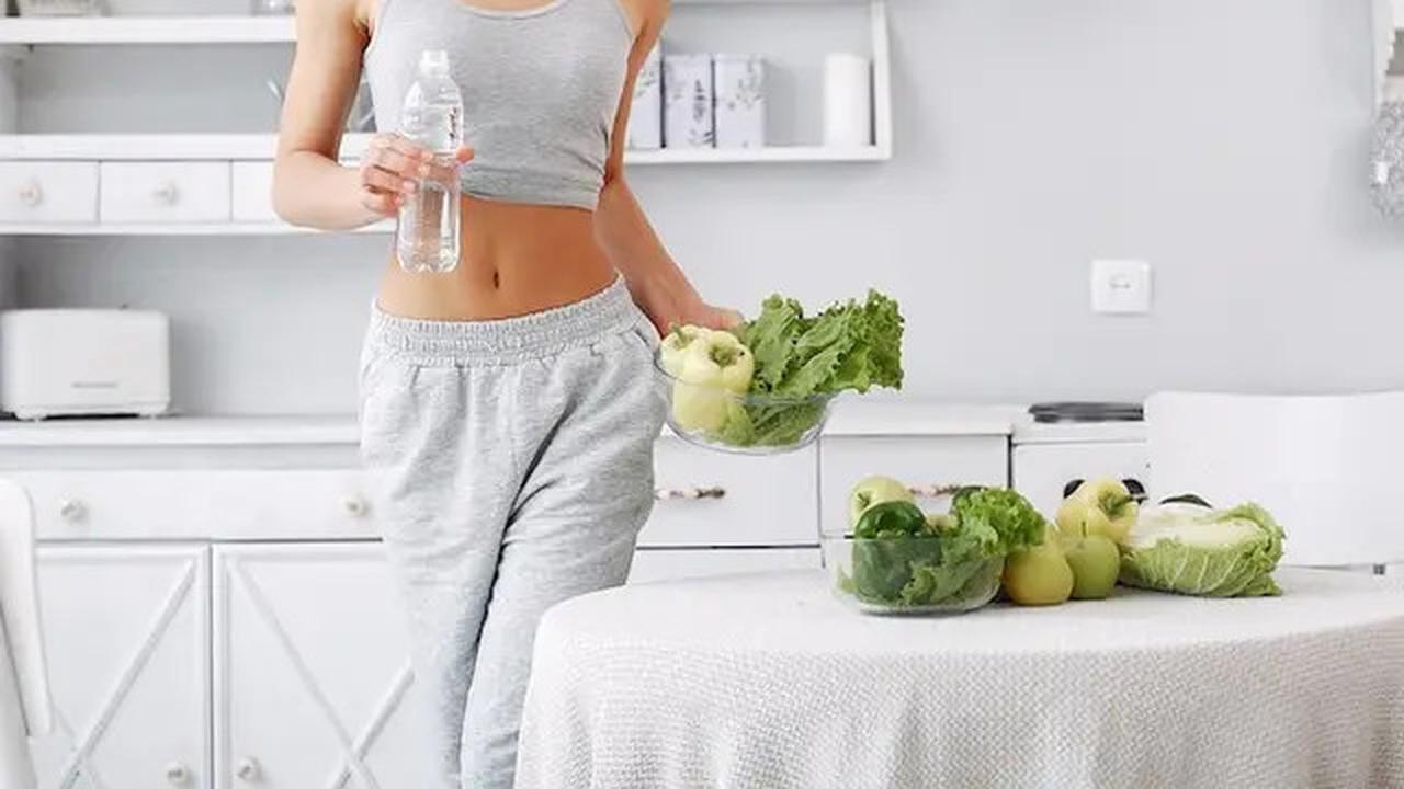 Ngeri! Wanita Ini Minum Pil Berisi Telur Cacing Pita Babi Demi Diet