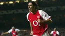 Robert Pires menjadi bagian penting Arsenal dan sangat dicintai fans Arsenal. Pires membawa Arsenal meraih 2 gelar Liga Premier Inggris dan 3 gelar Piala FA. (AFP/Odd Andersen)