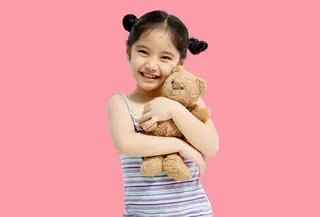 Orangtua dapat membantu anak agar tidak merasa cemburu dengan kehadiran adik kecilnya. (Foto/dok: Freepik/studioredcup)