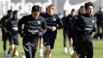 Para pemain Eintracht Frankfurt menghadiri sesi latihan jelang menghadapi Napoli pada pertandingan sepak bola babak 16 besar Liga Champions di Frankfurt, Jerman, 20 Februari 2022. Eintracht Frankfurt akan menghadapi Napoli di Waldstadion atau Deutsche Bank Park pada 22 Februari 2023 pukul 03.00 WIB. (Daniel ROLAND/AFP)