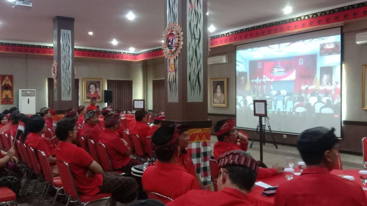 Wayan Koster mengaku tidak khawatir dengan ramainya massa Gibran kampanye di Kabupaten Buleleng, Kota Denpasar dan Kabupaten Badung, Bali.