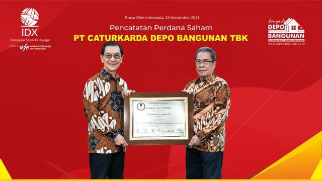Pencatatan perdana saham PT Caturkarda Depo Bangunan Tbk (DEPO), Kamis (25/11/2021) (Foto: BEI)