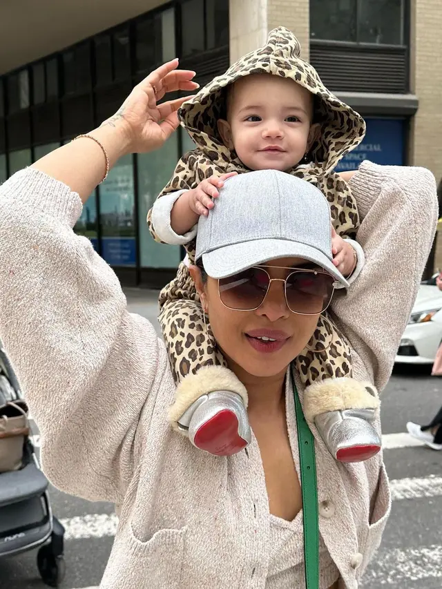 Potret Priyanka Chopra dan Nick Jonas bersama putrinya, Malti. (Foto: Instagram/nickjonas)