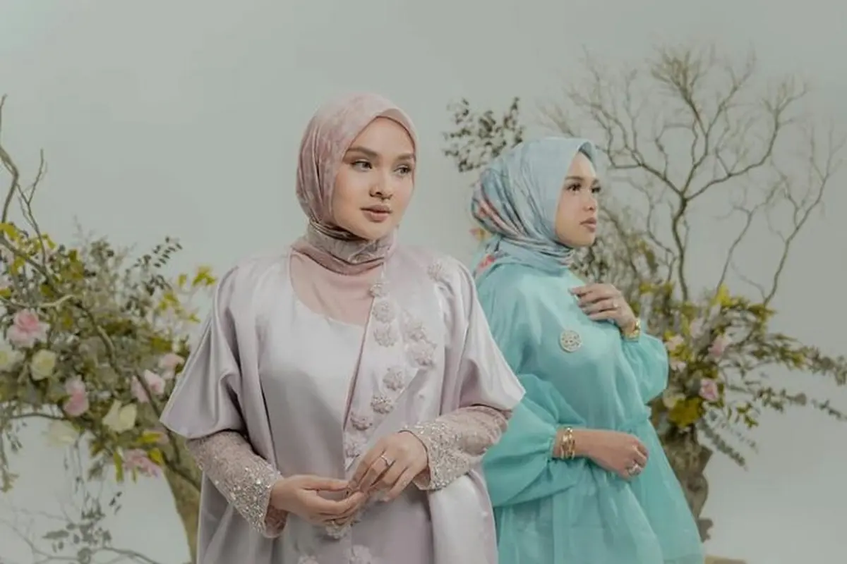 Membawa Keindahan Biota Laut dalam Koleksi Scarf Kolaborasi Buttonscarves x Ria Miranda