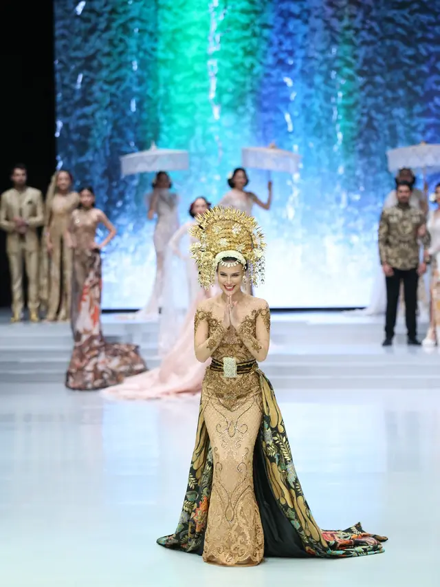 [Bintang] Anne Avantie