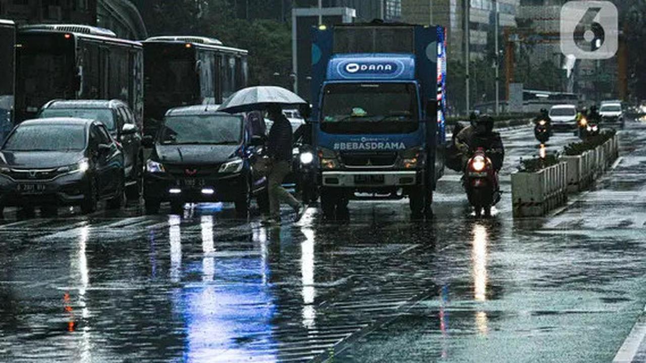 Lengkap! Doa Hujan untuk Meminta Perlindungan Allah SWT dalam Arab, Latin, dan Terjemahan
