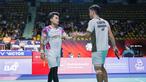 Leo Rolly Carnando dan Daniel Marthin melakukan seleberasi usai mendapatkan poin saat melawan wakil tuan rumah, Peeratchai Sukphun/Pakkapon Teeraratsakul, pada Thailand Open 2026, Jumat (15/5/2026) di Bangkok.