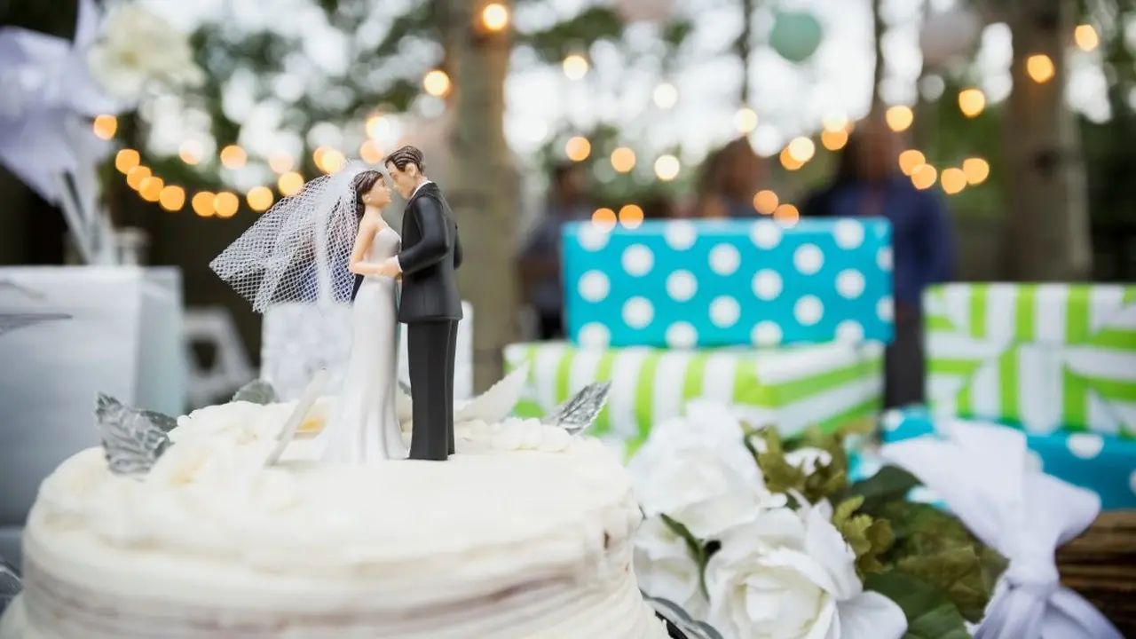 Alasan Kenapa Kamu Nggak Perlu Tanya Mereka "Kapan Nikah?"