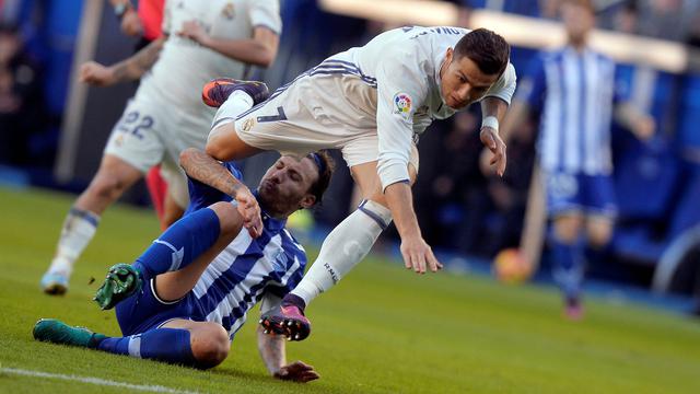 Cristiano Ronaldo Hattrick, Real Madrid Hempaskan Alaves