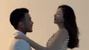 <p>Saat ini usia kehamilan yang ke-8 minggu, bintang film Imperfect ini melakukan maternity shoot bersama Yakup Hasibuan. (Foto: Instagram/ jscmila)</p>