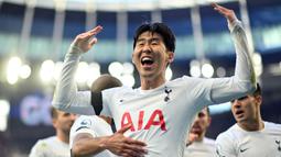 Son Heung Min merupakan pemain Korea Selatan yang menjadi andalan Tottenham Hotspur sejak didatangkan pada 2015 lalu. Ia selalu tampil impresif di setiap musimnya dan saat ini telah mengoleksi 4 gol dan 1 assist. Son juga tercatat telah menjadi man of the match sebanyak 4 kali. (AFP/Justin Tallis)