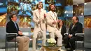 Pada Oktober 2003, Justin dan Jimmy tampil di SNL dan diminta untuk menirukan member Bee Gees yakni arry dan Robin Gibbs. (Dana Edelson/Getty Images/USMagazine)