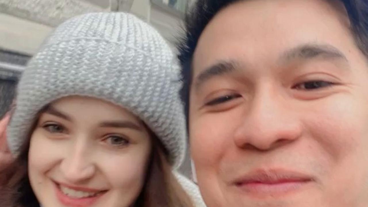 Girry Pratama dan bule yang tengah dekat dengannya.