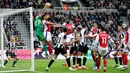 Newcastle United sukses meraup poin penuh kala menjamu Arsenal pada pekan ke-10 Premier League 2024/2025 di Stadion St James' Park pada Sabtu (2/11/2024). The Magpies menang dengan skor 1-0. (Owen Humphreys/PA via AP)
