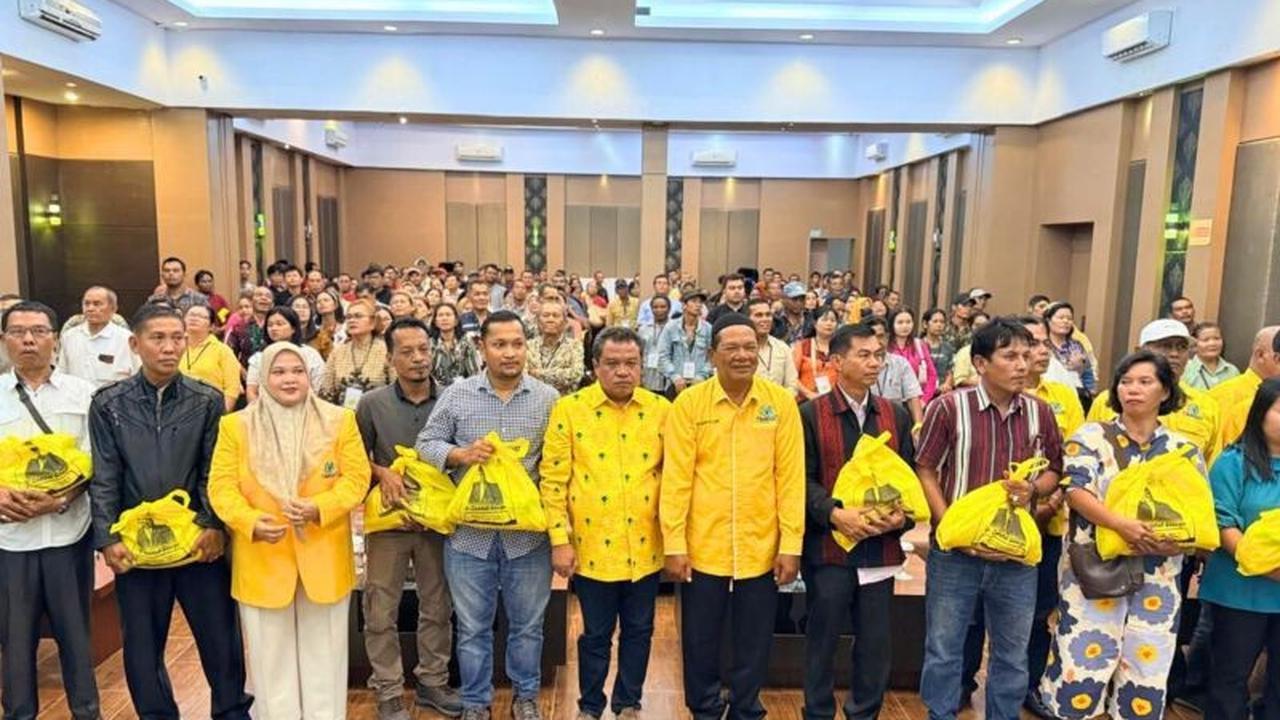Tahukah Anda? Rayakan HUT ke-61, Golkar Bagikan 200 Paket Sembako di Padangsidimpuan, Wujud Kepedulian Sosial