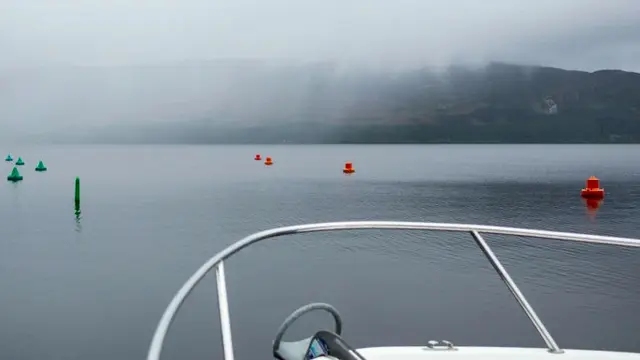 Ratusan orang melakukan perburuan Loch Ness