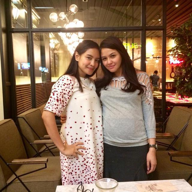 Potret Lawas 6 Artis yang Bersahabat Sejak SMA, Persahabatan Langgeng hingga Kini